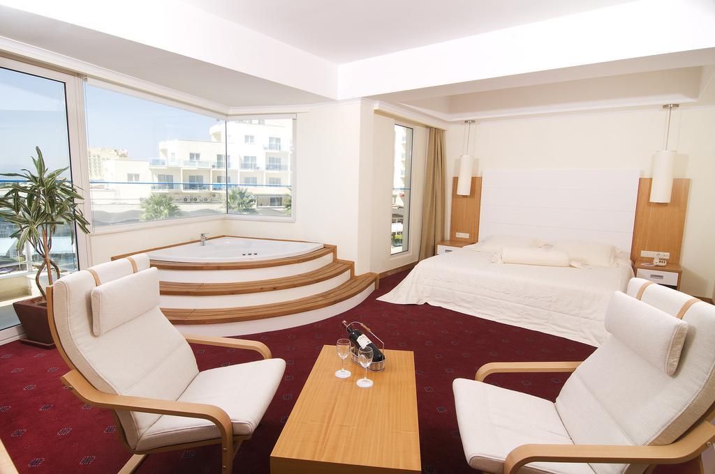 Sealight Resort Hotel Kusadası Quarto foto