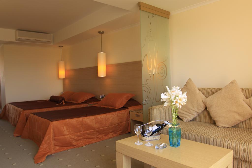 Sealight Resort Hotel Kusadası Quarto foto